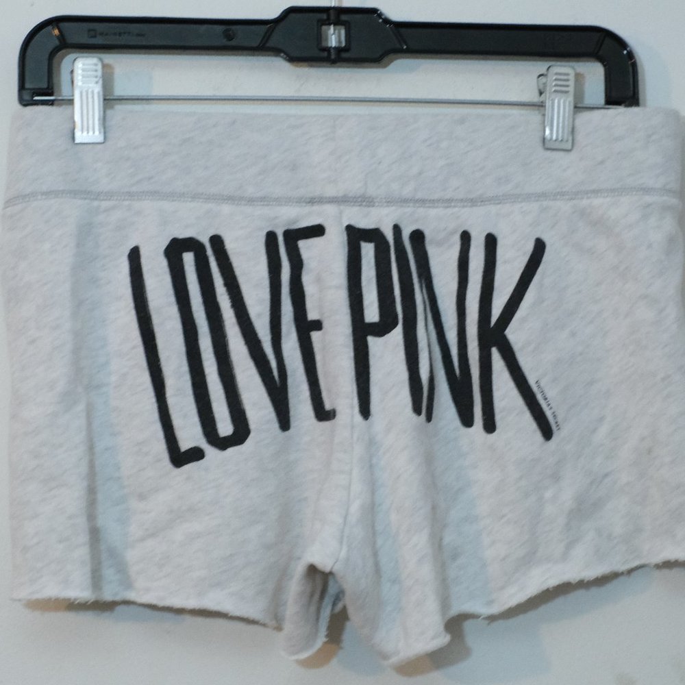 Love pink Shorts